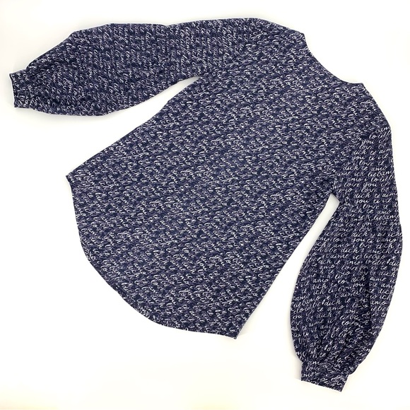 Cabi Te Amo Blouse # 5336, 'Love' Printed Long Sleeve V-neck Navy Blouse, Small - Picture 11 of 16